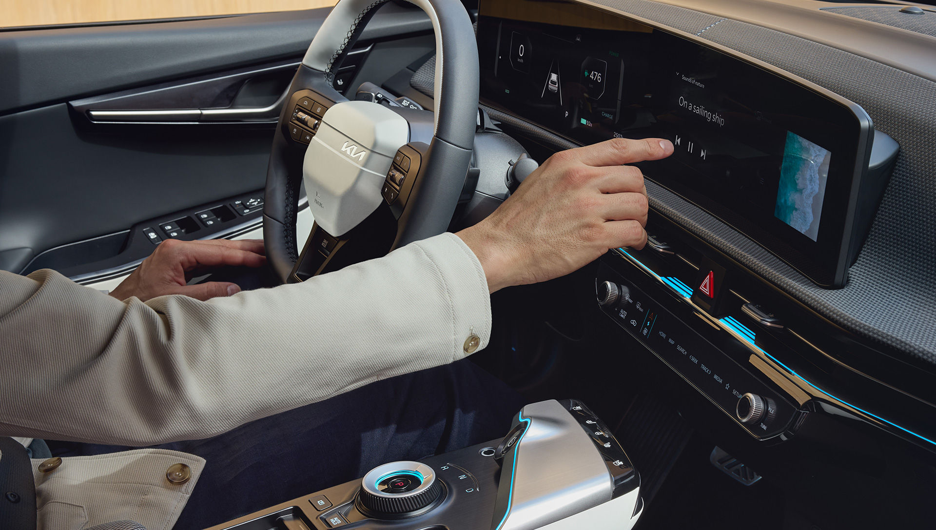 Hand bedient Panorama-Display des EV6